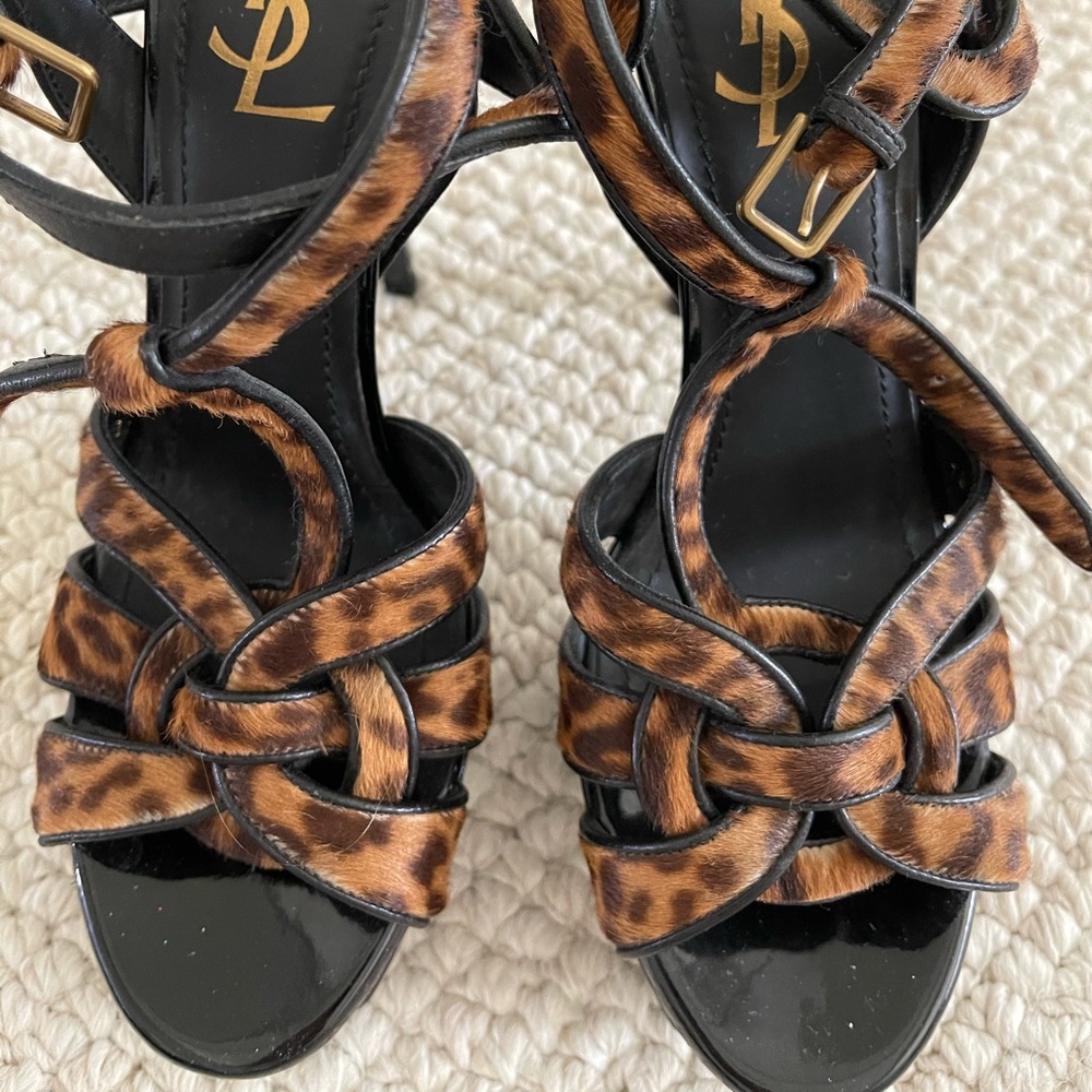 Yves Saint Laurent Tribute 105 Leopard Calf Hair Patent Leather Platform Sandals - Picture 5 of 5